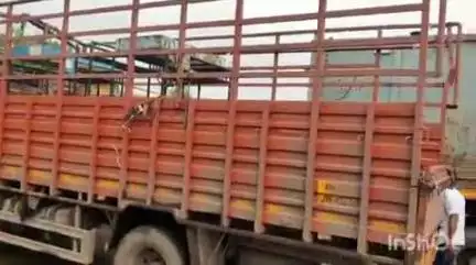 पेठ: गुजरात राष्ट्रीय महामार्गावर सावळघाट व कोटंबी घाटात 24 तासापासून वाहतूक ठप्प , संततधार पावसात शेकडो वाहने अडकली