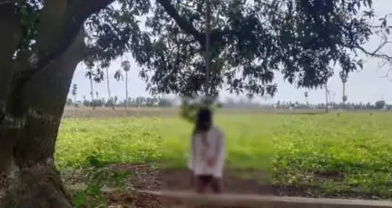 పొన్నూరు: పొన్నూరు పోలీస్ స్టేషన్ పరిధిలో మామిడి చెట్టుకు ఉరివేసుకొని గుర్తుతెలియని వ్యక్తి ఆత్మహత్య