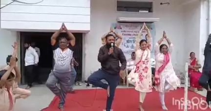लातूर: भाजप डॉ.आंबेडकर मंडळाच्या वतीने मोदी सरकारची ११ वर्षे -संकल्प सिद्धी तक अभियानांतर्गत गवळीनगरात योगा शिबिर