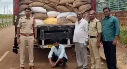 జహీరాబాద్: మాడిగి అంతర్రాష్ట్ర చెక్పోస్ట్ వద్ద 278 క్వింటాళ్ల రేషన్ బియ్యం పట్టివేత, ముగ్గురిపై కేసు నమోదు