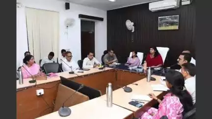 सवाई माधोपुर: जिला कलेक्ट्रेट सभागार में कलेक्टर शुभम चौधरी ने ली 'हरियालो राजस्थान' अभियान की समीक्षा बैठक