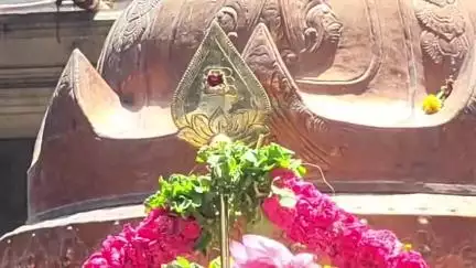 காஞ்சிபுரம்: மதுரை முருக பக்தர்கள் மாநாடு சிறப்பாக நடைபெற வேண்டி காமாட்சியம்மன் கோவிலில் இந்து முன்னணியினர் சிறப்பு வழிபாடு