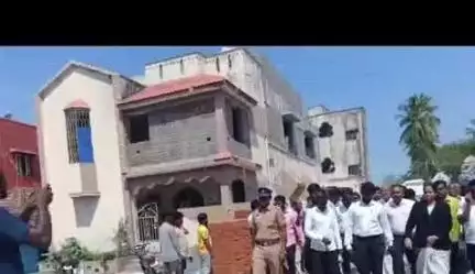 வேப்பந்தட்டை: வேத மாரியம்மன் கோயில் தேர் அனைத்து தெருக்களுக்கும் சென்று வர முடியுமா என சட்டப்பணிகள் ஆணைக்குழு ஆய்வு