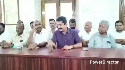 ಗುಂಡ್ಲುಪೇಟೆ: ಎಲ್ಲಾ ಅಧಿಕಾರವೂ ತಮಗೆ ಬೇಕು ಅಂತಿದ್ದಾರೆ; ಪಟ್ಟಣದಲ್ಲಿ ಶಾಸಕರ ವಿರುದ್ಧ  ಮಾಜಿ ಶಾಸಕ ನಿರಂಜನ್ ವ್ಯಂಗ್ಯ