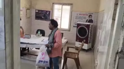 बीना: सिविल अस्पताल से 4 डॉक्टरों का हुआ तबादला; मिले महज़ 2 डॉक्टर, BMO ने कहा- मरीजों के लिए विशेषज्ञ डॉक्टर की है ज़रूरत