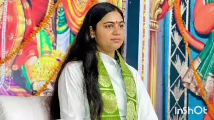 तिलोई: जायस के दक्षिणेश्वर हनुमान मंदिर की स्थापना की स्वर्ण जयंती पर चल रही रामकथा का नौंवा दिन, कथा व्यास आराधना देवी पहुंचीं