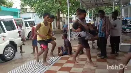 जमुई: लखनपुर में मवेशी चराने गया युवक का शव खेत में मिला, परिजनों ने वज्रपात से मौत की दी जानकारी