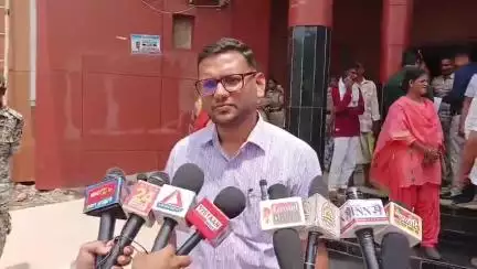 जगदलपुर: लालबाग शहीद स्मारक में हुई तोड़फोड़ पर नगर निगम आयुक्त प्रवीण वर्मा ने दी प्रतिक्रिया, कहा- जल्द ही किया जाएगा मरम्मत