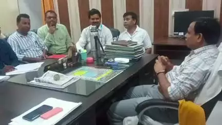 चकरनगर: एक जुलाई से 31 जुलाई तक चलेगा विशेष संचारी रोग अभियान, तहसील सभागार में एसडीएम की अध्यक्षता में बैठक संपन्न