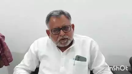 बंजरिया: चैलाहा टाल के अब्बास अंसारी हत्या मामले में सिकटा विधायक वीरेंद्र कुमार ने ₹10 लाख मुआवजा और सरकारी नौकरी की मांग की