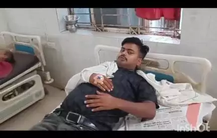 गया टाउन सीडी ब्लॉक: ओरमा ग्राम: दबंगों ने होटल संचालक से रंगदारी मांगी, न देने पर पीटा, गंभीर हालत में अस्पताल में भर्ती