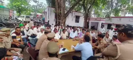 राजातालाब: रथयात्रा मेले को लेकर एडीएम ने राजातालाब तहसील पर तैयारियों को लेकर की बैठक