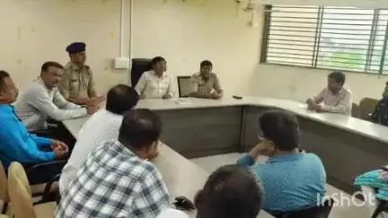 બાલાસિનોર: પ્રાંત કચેરી ખાતે શાંતિ સમિતિની બેઠક યોજાઈ
