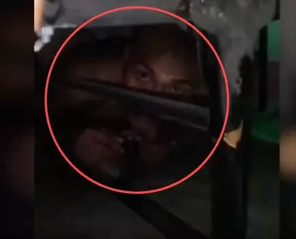 बिहार में शख्स ने पत्नी को उसके प्रेमी के साथ रंगे हाथों पकड़ा, बेड के नीचे अर्धनग्न छिपा मिला प्रेमी
