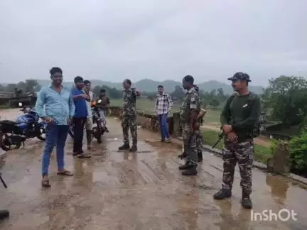 नौडीहा बाज़ार: नौडीहा बाजार थाना क्षेत्र में बटाने नदी का जलस्तर बढ़ा, थाना प्रभारी ने लोगों को किया अलर्ट