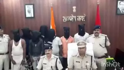 खगड़िया: श्रीरामपुर ठुट्टी दियारा से दो कुख्यात गिरफ्तार, शराब के नशे में पांच धराए, 10 लीटर शराब बरामद