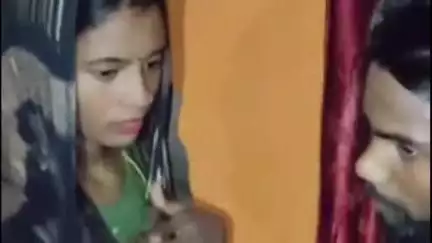 सैदपुर: जमुआंव में प्रेमी के साथ पकड़े जाने के बाद पति ने अपनी पत्नी की मंदिर में कराई शादी, वीडियो हुआ वायरल