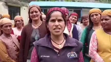 निरमंड: सीएम सुखविंदर सिंह सुक्खू ने बागासराहन स्कूल में केवल दो बच्चों से पूछे सवाल, एसएमसी सदस्य शिक्षा देवी