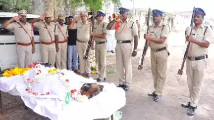 ఎర్రచందనం కేసుల్లో కీలక పాత్ర పోషించిన జాకీ మృతి