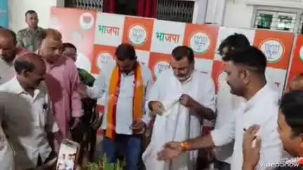 देवघर: 21 जून योगा दिवस पर इमरजेंसी सेवा की शुरुआत, गोड्डा सांसद डॉ. निशिकांत दुबे ने प्रेस कॉन्फ्रेंस में दी जानकारी