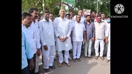 మంచిర్యాల: బిఆర్ఎస్వి విద్యార్థి విభాగం నాయకుడిని పరామర్శించిన మాజీ మంత్రి కొప్పుల ఈశ్వర్