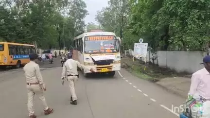 विदिशा नगर: शासन और प्रशासन के निर्देश पर आरटीओ और यातायात पुलिस ने दुर्गा नगर में वाहनों की जांच के लिए चलाया संयुक्त अभियान