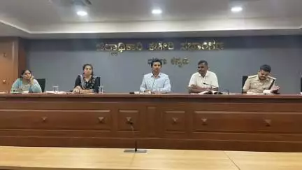ಮಂಗಳೂರು: ಫಲಾನುಭವಿಗಳಿಗೆ ಶೀಘ್ರ ಸೌಲಭ್ಯ ಮಂಜೂರು ಮಾಡಿ: ನಗರದಲ್ಲಿ ಜಿಲ್ಲಾಧಿಕಾರಿ ದರ್ಶನ್ ಹೆಚ್.ವಿ ಸೂಚನೆ