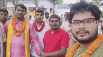 सोनबरसा: सोनबरसा पंचायत उप चुनाव: कचोर से मुखिया पद के लिए दो उम्मीदवारों ने नामांकन दाखिल किया