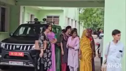 आंगनबाड़ी कार्यकर्ताओं ने SDM को दिया ज्ञापन, परियोजना अधिकारी बबीता धाकड़ पर लगाए प्रताड़ित करने के आरोप