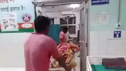 गुमला: मलाई मोड में स्कूटी और बाइक की टक्कर, 6 घायल, एक रिम्स रेफर