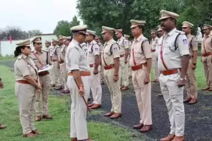 डिंडौरी: उप पुलिस महानिरीक्षक बालाघाट रेंज वार्षिक निरीक्षण में हुए शामिल, दिए आवश्यक निर्देश