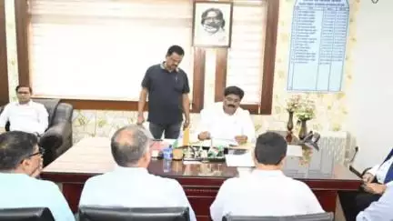 गोमिया: नेपाल हाउस में गोमिया विधायक ने राजस्व वृद्धि और उपभोक्ता हितों पर ISWAI के साथ की चर्चा