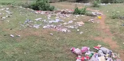 मसलिया: लाहरजोरिया और बरमसिया के बीच मैदान में भारी मात्रा में अंग्रेजी दवाइयां फेंकी गईं, सीएचसी प्रभारी ने दिए जांच के आदेश