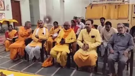बासोदा: बासौदा के गायत्री प्रज्ञा पीठ मंदिर में आगामी यज्ञ कार्यक्रम के आयोजन को लेकर हुई बैठक