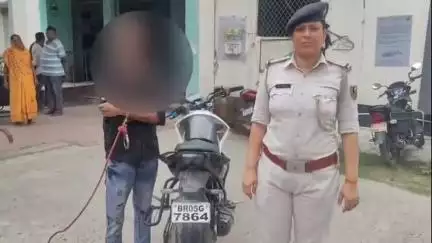 केसरिया: केसरिया थाना क्षेत्र में पुलिस ने वाहन जांच के दौरान चोरी की बाइक के साथ एक व्यक्ति को किया गिरफ्तार