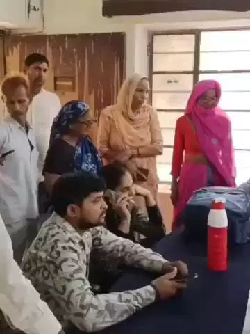 अलवर: सोनावा डूंगरी क्षेत्र में जल संकट, मनु मार्ग पर PHED दफ्तर पहुंचे क्षेत्रीय निवासी