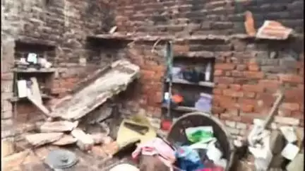 जमुनहा: बरगदहा में बारिश के दौरान मकान की छत गिरी, मलबा गिरने की आवाज सुनकर परिवार बाल-बाल बचा