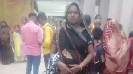 खलीलाबाद: दुधारा थाना क्षेत्र के प्रसाद झकरिया गांव निवासी 49 वर्षीय महिला की हैंडपंप में करंट उतरने से हुई मौत, शव का हुआ पीएम