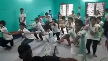 বালুরঘাট: বালুরঘাটে দক্ষিণ বিশ্ববিদ্যালয় প্রাঙ্গণ যোগা দিবস উদযাপন করা হল, উপস্থিত উপাচার্য