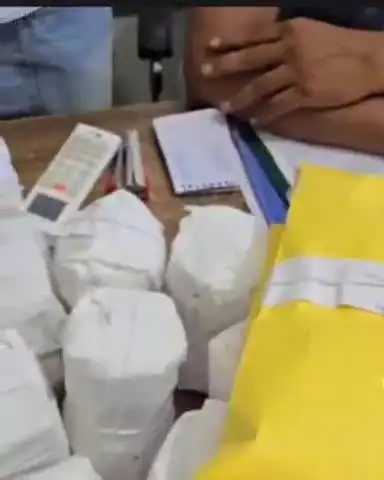 जगाधरी: यमुनानगर: कृष्ण ट्रेडर्स पर मुख्यमंत्री उड़न दस्ते की छापेमारी, देसी घी समेत कई उत्पादों के नमूने लिए