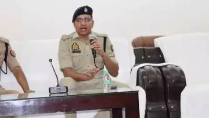 गोंडा: रिजर्व पुलिस लाइन सभागार में SP विनीत जायसवाल ने 2023 पुलिस भर्ती में प्रशिक्षु आरक्षियों से किया संवाद स्थापित