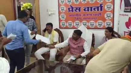 नारायणपुर: मुरियापारा वार्डवासियों ने घोटूल भूमि पर अवैध कब्जा हटाने की मांग को लेकर मंत्री केदार कश्यप से लगाई गुहार