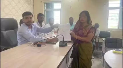केवटी रनवे: केवटी उपचुनाव: मुखिया पद के लिए अब तक 8 नामांकन, कुल 28 दावेदार
