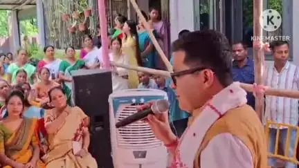 পূব যোৰহাট: টীয়কত চোতালে চোতালে ঘুৰিছে কেন্দ্ৰীয় মন্ত্ৰী , গৌৰৱ গগৈক চিঠি লিখা সাংসদ আখ্যা মন্ত্ৰী গৰাকীৰ