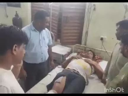 बरियातु: बारियातू में बुलेट सवार युवक ने सड़क किनारे खड़े दुकानदार को मारी टक्कर, दो घायल, एक रिम्स रेफर