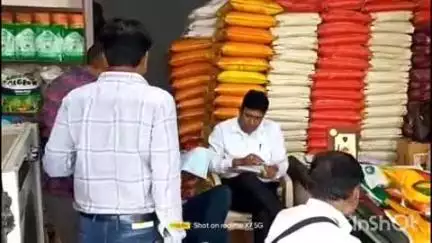 नसरुल्लागंज: SDM एवं कृषि विभाग की टीम ने की नगर स्थित कीटनाशक और खाद-बीज दुकानों की जांच, अनियमितताएं मिलने पर दुकानें की सील