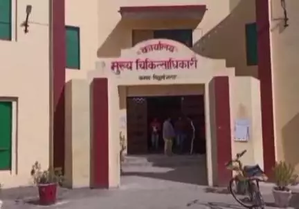 नौगढ़: स्वास्थ्य विभाग ने बिना नवीनीकरण के चल रहे 46 अस्पतालों को भेजा नोटिस, रोजाना वसूला जाएगा ₹100 का जुर्माना