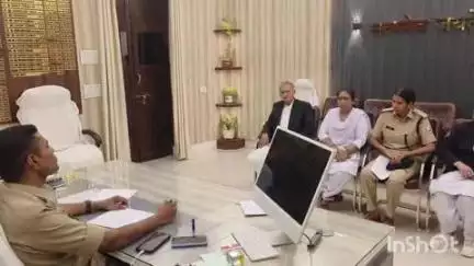 आरा: भोजपुर में पुलिस अधीक्षक कार्यालय में पुलिस अधीक्षक महोदय ने लोक अभियोजक अधिकारियों के साथ समीक्षा बैठक की