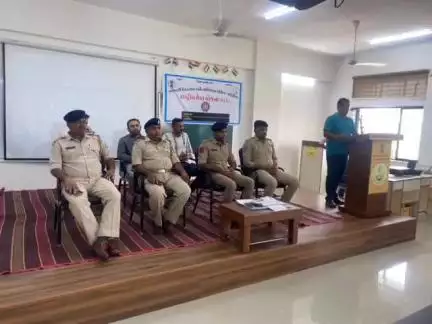 લીલીયા: લીલીયા મોટા સરકારી વિનયન અને વાણિજ્ય કોલેજ ખાતે ડ્રગ અને નાર્કોટિક વિષય પર અવરનેસ વર્કશોપ યોજાયો