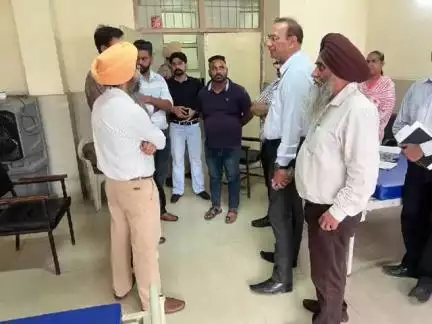 ਨਵਾਂਸ਼ਹਿਰ: ਨਸ਼ਾ ਪੀੜਤਾਂ ਨੂੰ ਨਸ਼ੇ ਦੀ ਦਲਦਲ ਵਿੱਚੋਂ ਬਾਹਰ ਕੱਢ ਕੇ ਸਮਾਜ ਦੀ ਮੁੱਖ ਧਾਰਾ ਵਿੱਚ ਕੀਤਾ ਜਾਵੇ ਸ਼ਾਮਿਲ ਸਿਵਲ ਸਰਜਨ ਡਾਕਟਰ ਗੁਰਿੰਦਰਜੀਤ ਸਿੰਘ